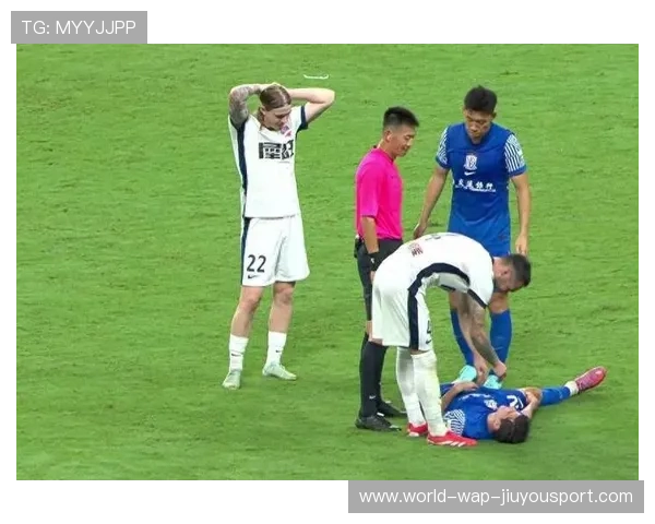 马莱莱禁区内推射破门难救被扣分后的上海申花